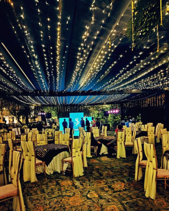 Let your happily ever after begin beneath a breathtaking canopy of stars. Starry night wedding decor to leave you breathless🌌🍸

.
.

.

.
.
.
.
.
.
.
.
.
.

( wedding decor , starry night , destination weddings india )

#weddingwire #weddingwireindia #sangeet #cocktail  #weddingdecorations #wfdindia #rajatsinghtyagi #weddingplanning